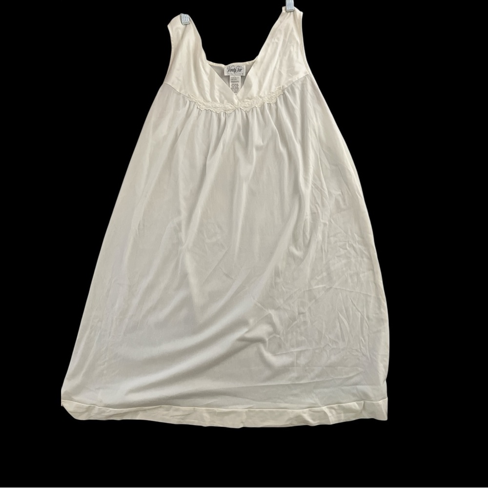 Vintage Vanity Fair Nylon Nightgown Ivory Lace Trim L Soft Silky